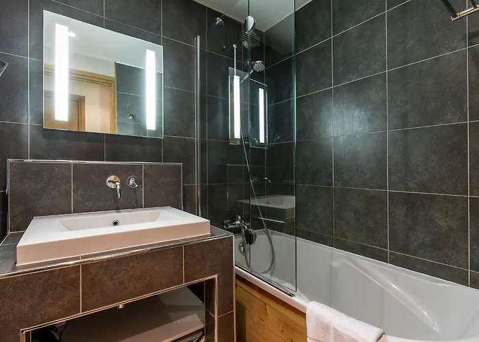 Апартаменти Les Du Forum - 1850 *